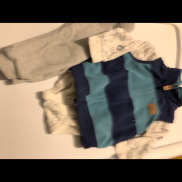 Baby boy 3 piece set Carter’s 12 month - Picture 3 of 6